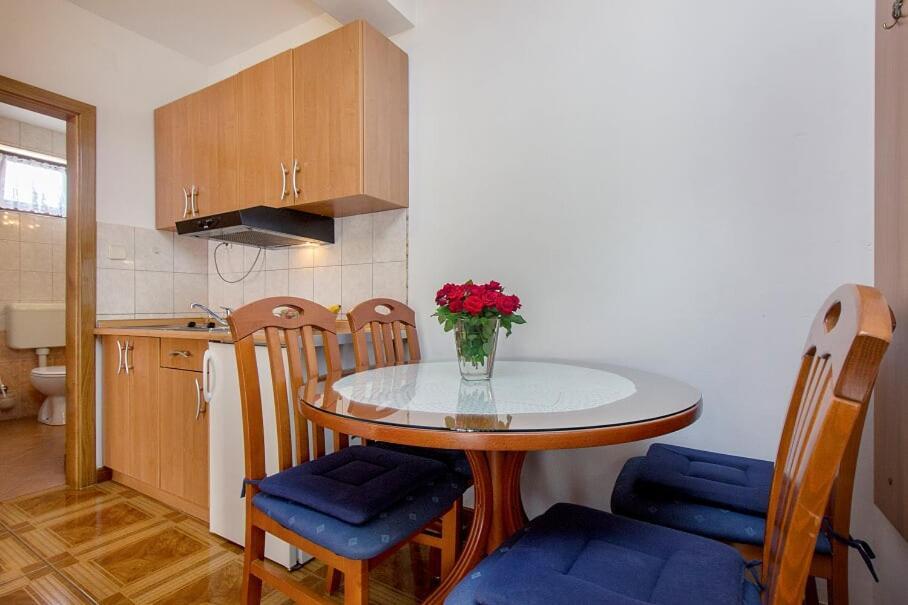 Apartments Tonimir 沃迪切 外观 照片